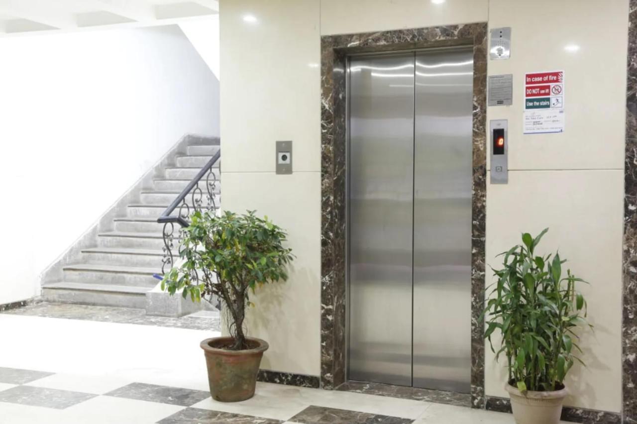 Fabhotel Sai Prasad Apartments ムンバイ エクステリア 写真